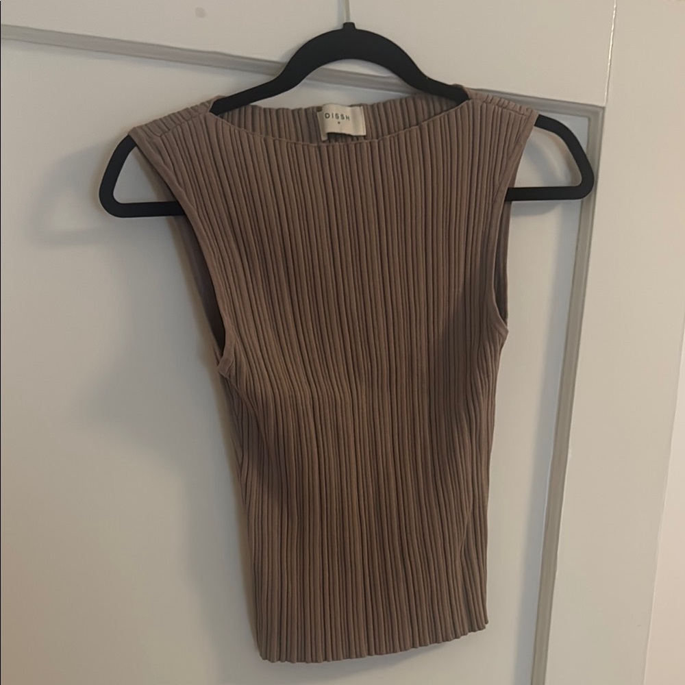 Dissh boatneck tank